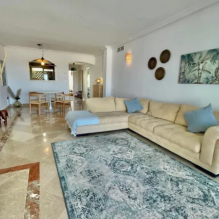 2 Bedrooms, 5 Min To Puerto Banus, Apartment
