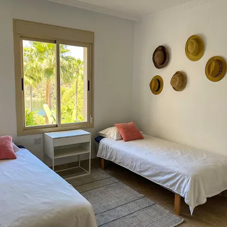 2 Bedrooms, 5 Min To Puerto Banus, Apartment Marbella