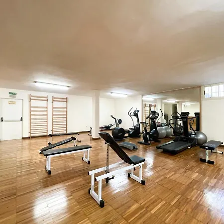 2 Bedrooms, 5 Min To Puerto Banus, Marbella