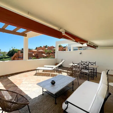 2 Bedrooms, 5 Min To Puerto Banus, Apartment