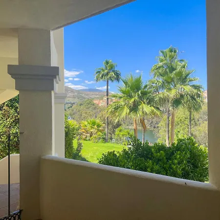 2 Bedrooms, 5 Min To Puerto Banus, Apartment *